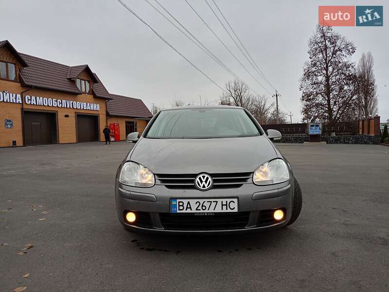 Хетчбек Volkswagen Golf 2008 в Благовіщенську