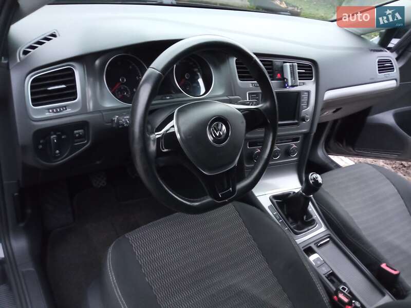 Універсал Volkswagen Golf 2016 в Сарнах