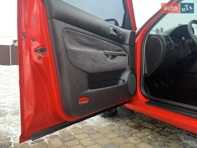 Хетчбек Volkswagen Golf 1999 в Тернополі