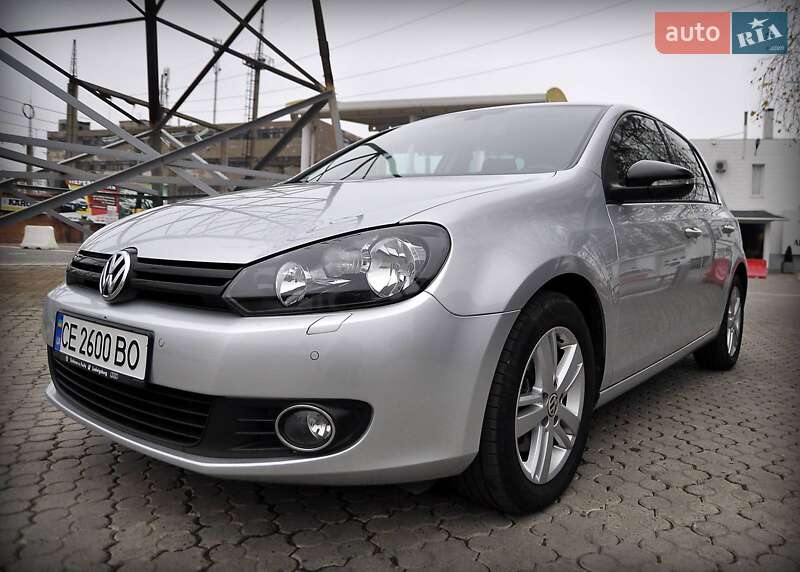 Хетчбек Volkswagen Golf 2012 в Чернівцях