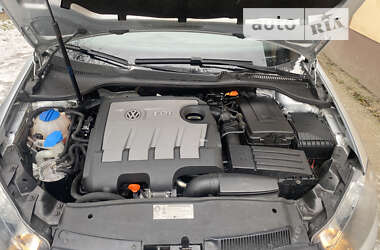 Універсал Volkswagen Golf 2012 в 