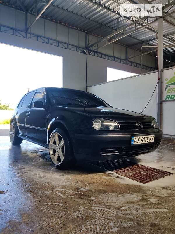 Хэтчбек Volkswagen Golf 2000 в Харькове