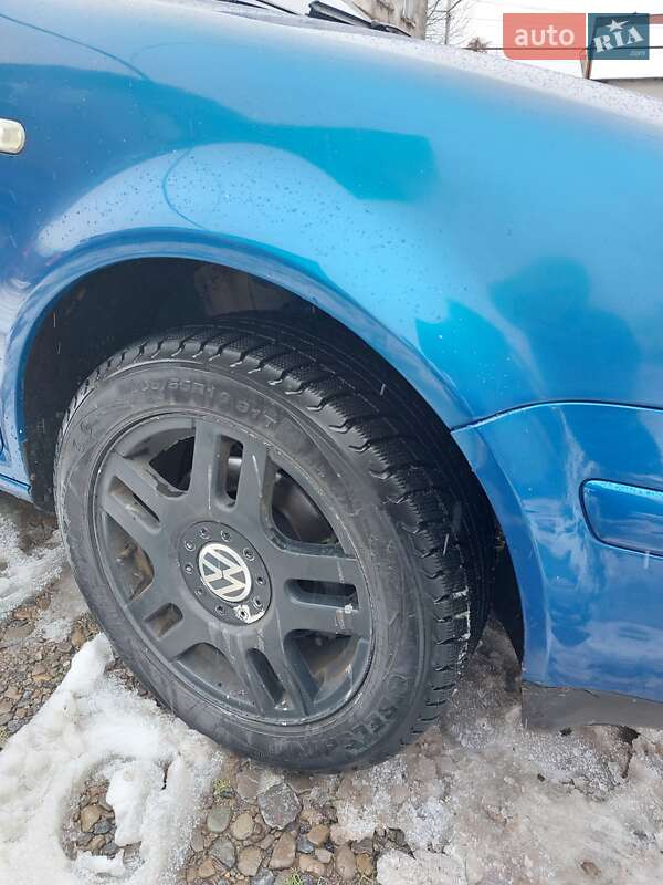 Хетчбек Volkswagen Golf 2001 в Перечині