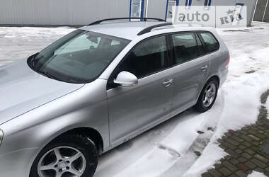 Універсал Volkswagen Golf 2008 в Сарнах