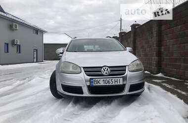 Універсал Volkswagen Golf 2008 в Сарнах