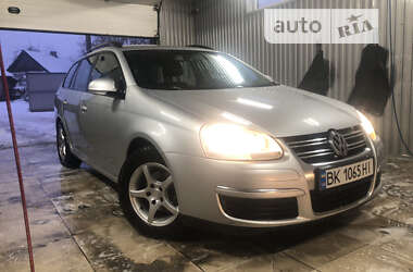 Універсал Volkswagen Golf 2008 в Сарнах