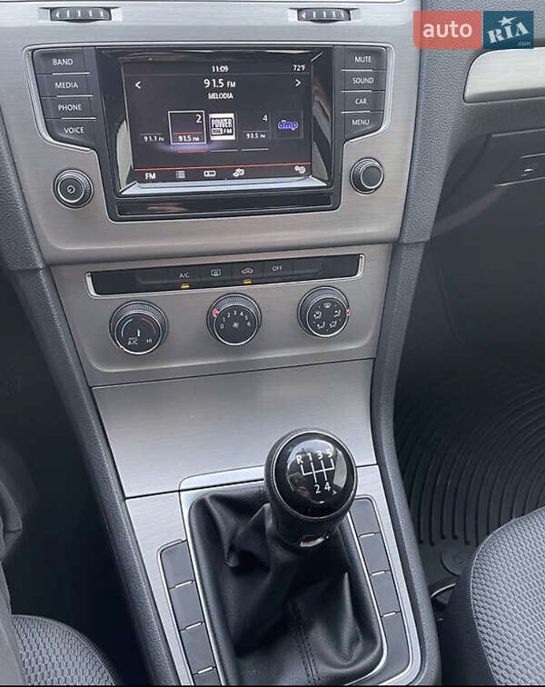 Хетчбек Volkswagen Golf 2014 в Яворові