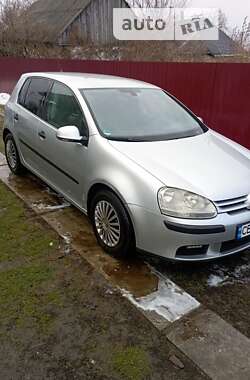 Хэтчбек Volkswagen Golf 2005 в Бобровице