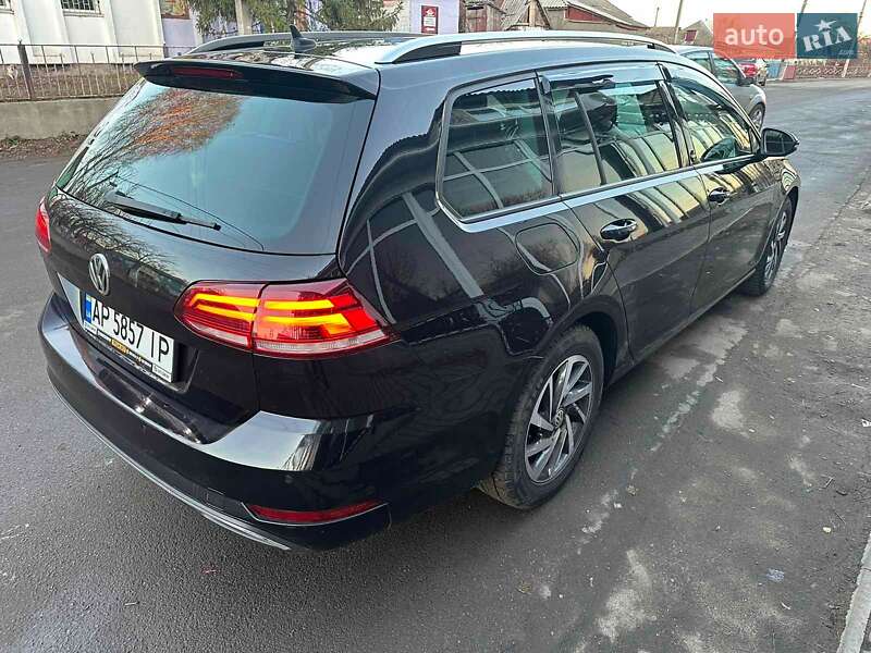 Універсал Volkswagen Golf 2017 в Врадіївці