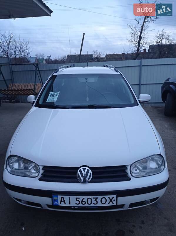 Универсал Volkswagen Golf 2001 в Березанке