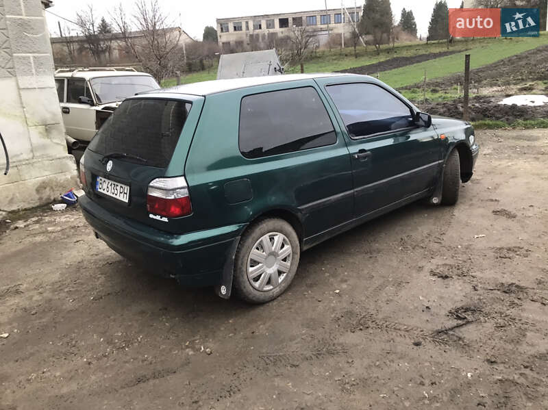 Хэтчбек Volkswagen Golf 1995 в Самборе