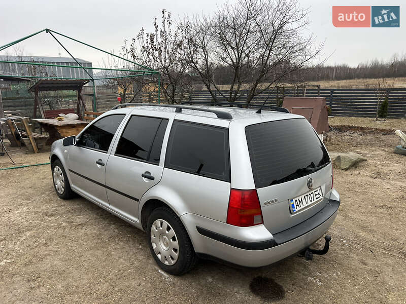 Універсал Volkswagen Golf 2005 в Звягелі