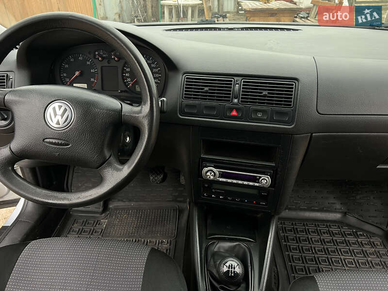 Універсал Volkswagen Golf 2005 в Звягелі