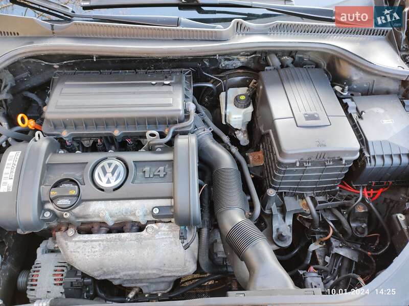 Хетчбек Volkswagen Golf 2008 в Ковелі