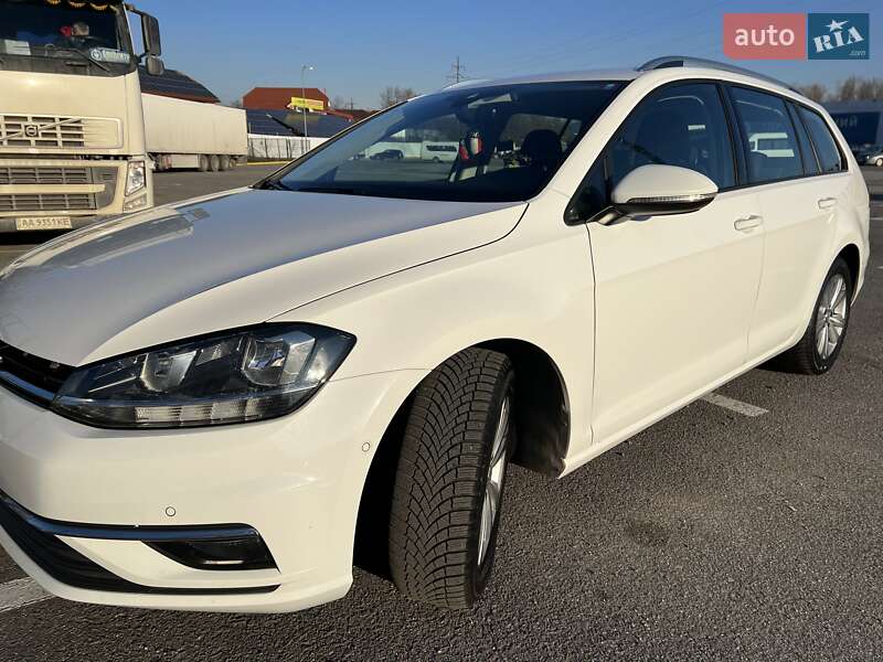 Универсал Volkswagen Golf 2018 в Ужгороде