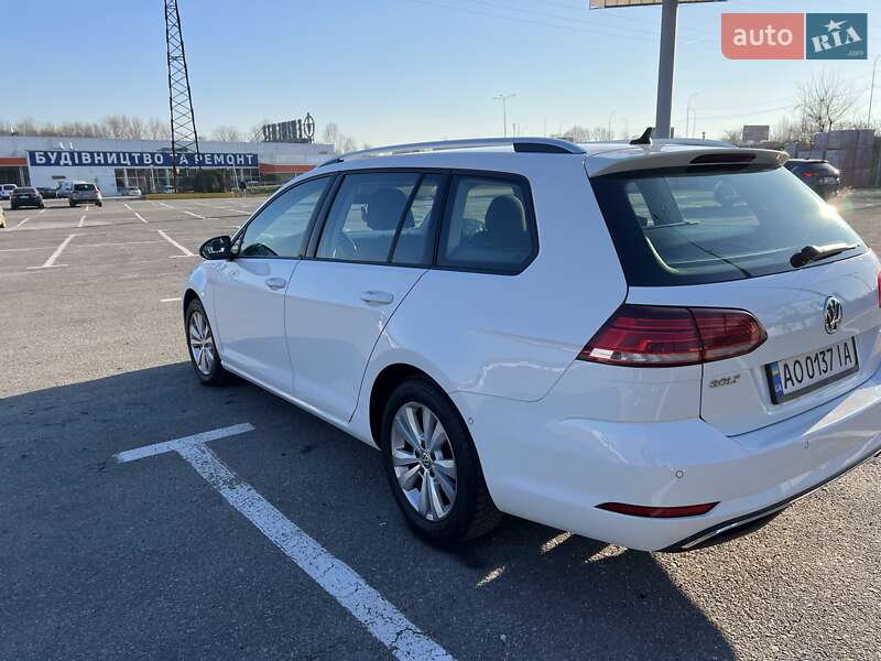 Универсал Volkswagen Golf 2018 в Ужгороде