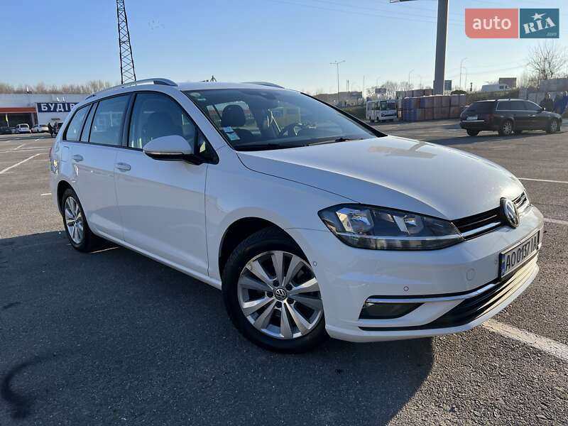 Универсал Volkswagen Golf 2018 в Ужгороде