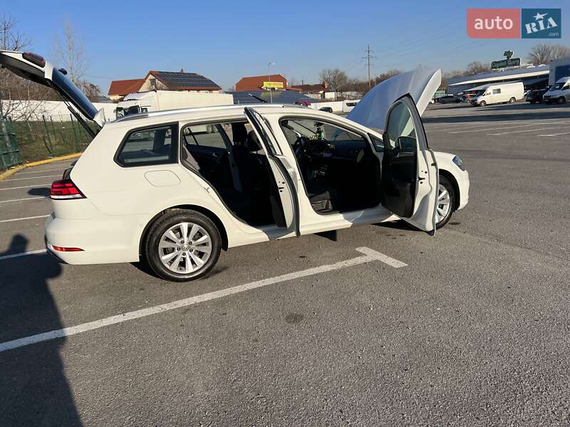 Универсал Volkswagen Golf 2018 в Ужгороде