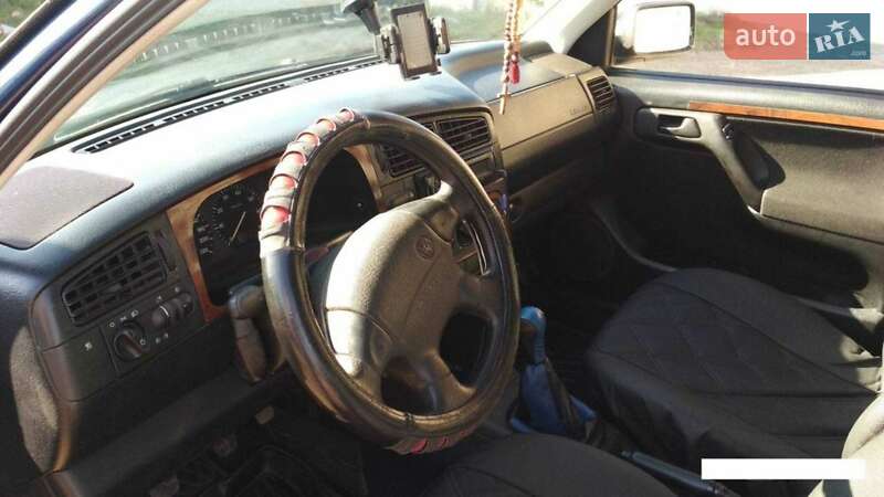 Універсал Volkswagen Golf 1996 в Конотопі