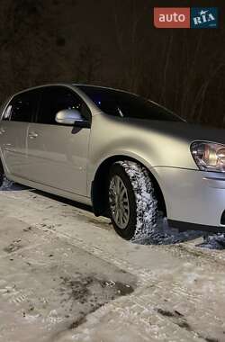 Хетчбек Volkswagen Golf 2006 в 