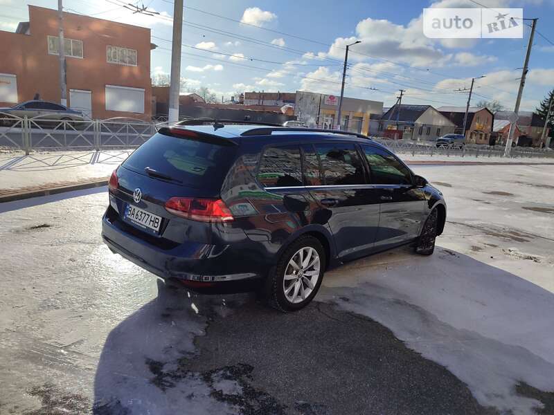Універсал Volkswagen Golf 2016 в Кропивницькому