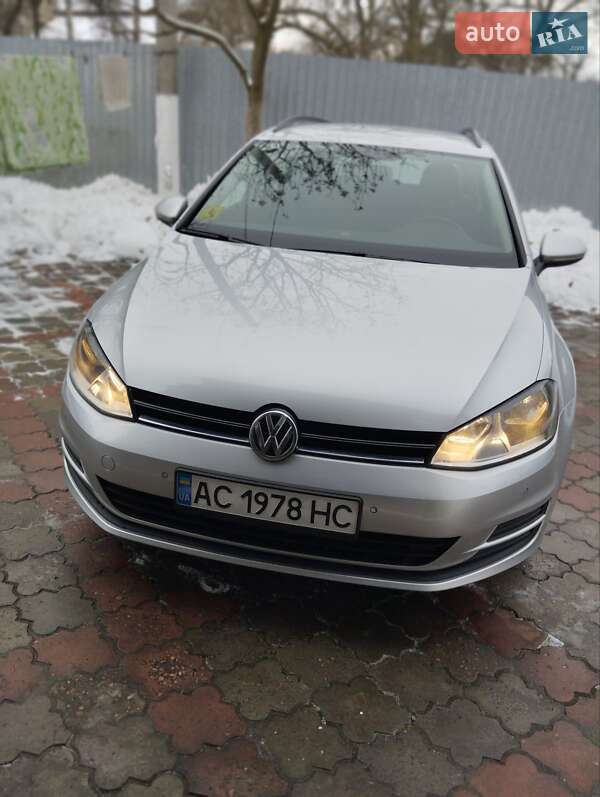 Універсал Volkswagen Golf 2015 в Луцьку