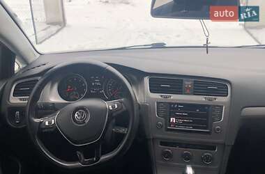 Хетчбек Volkswagen Golf 2017 в 