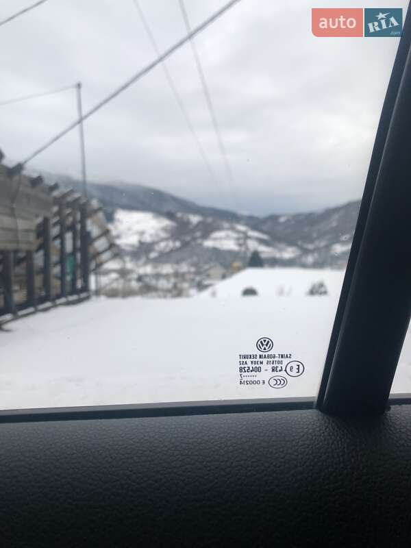 Хетчбек Volkswagen Golf 2017 в Міжгір'ї