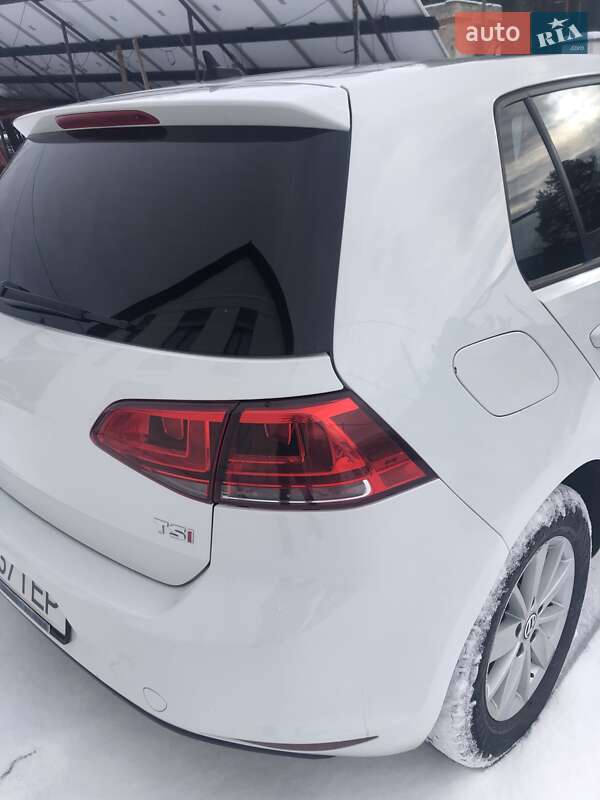 Хетчбек Volkswagen Golf 2017 в Міжгір'ї