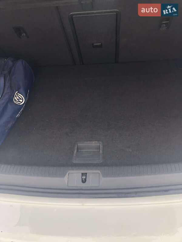 Хетчбек Volkswagen Golf 2017 в Міжгір'ї