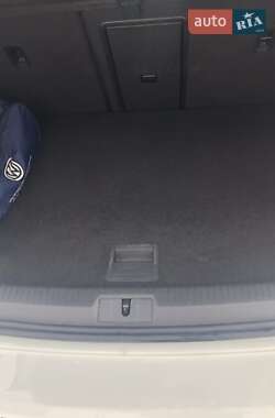 Хетчбек Volkswagen Golf 2017 в 