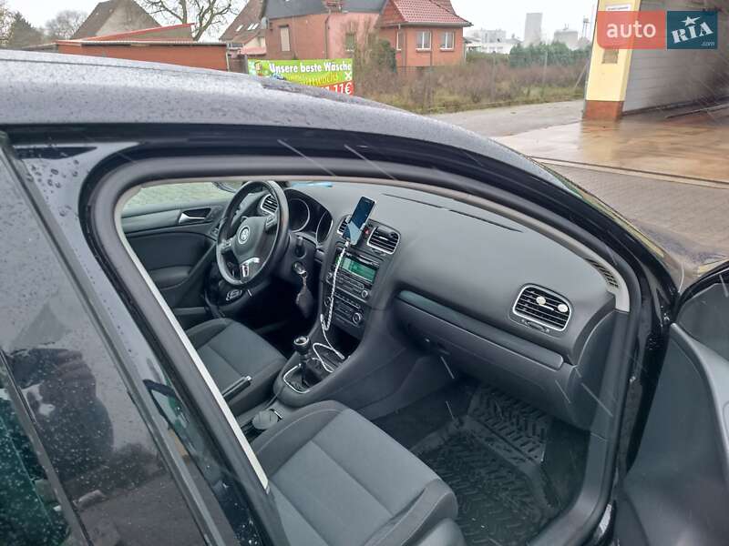 Хетчбек Volkswagen Golf 2012 в Луцьку