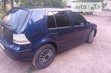 Хэтчбек Volkswagen Golf 1999 в Коростене