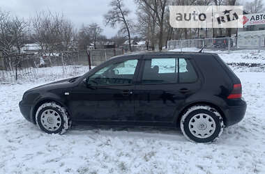 Хетчбек Volkswagen Golf 2002 в 