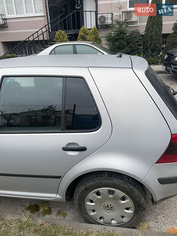 Хетчбек Volkswagen Golf 1998 в Сумах