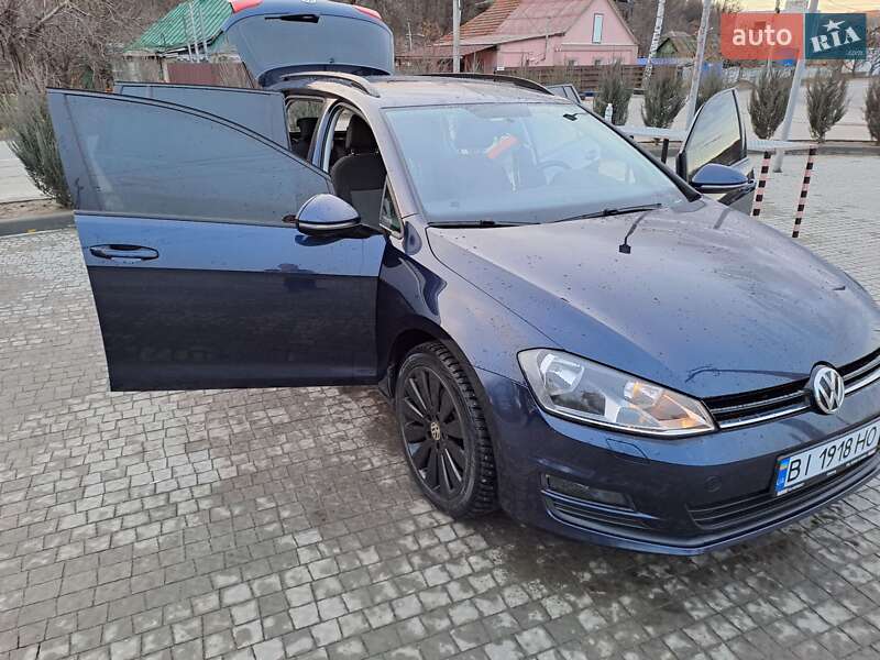 Універсал Volkswagen Golf 2015 в Полтаві