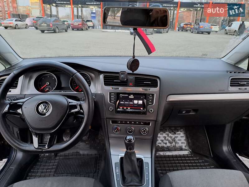 Універсал Volkswagen Golf 2015 в Полтаві