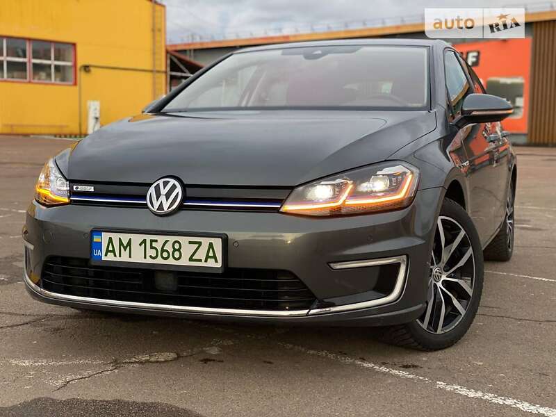 Хэтчбек Volkswagen Golf 2018 в Житомире