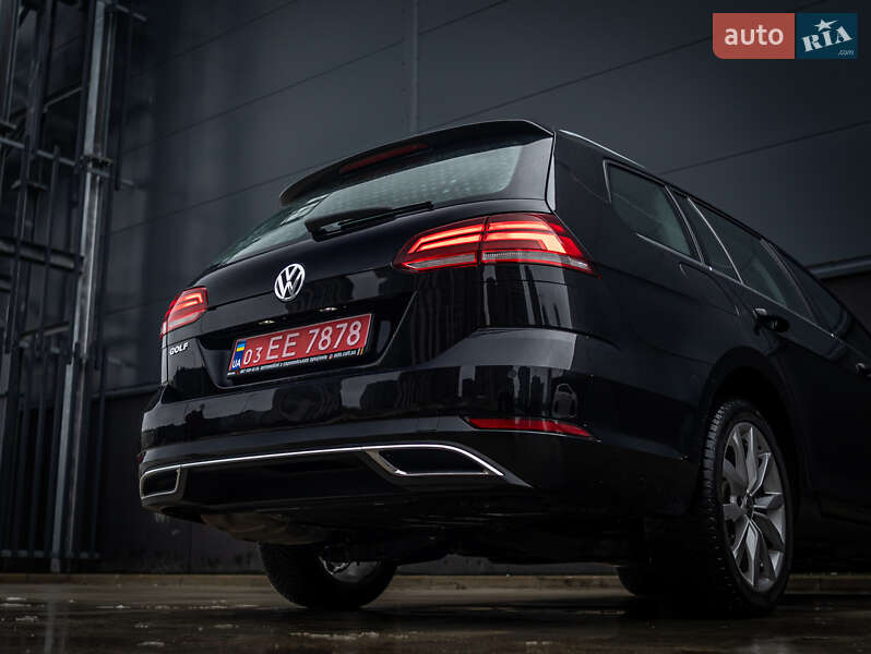 Універсал Volkswagen Golf 2020 в Києві