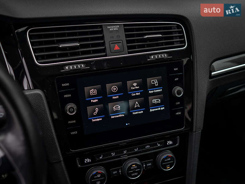 Універсал Volkswagen Golf 2020 в Києві