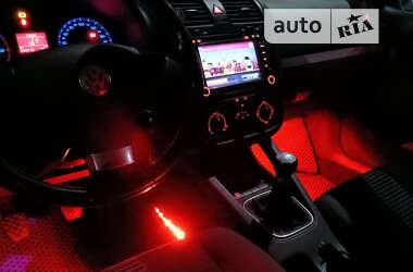 Хетчбек Volkswagen Golf 2008 в 