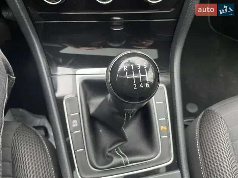 Хетчбек Volkswagen Golf 2015 в Стрию