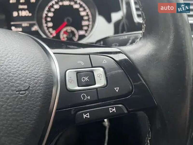 Хетчбек Volkswagen Golf 2015 в Стрию