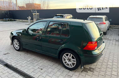 Хэтчбек Volkswagen Golf 2001 в Тернополе