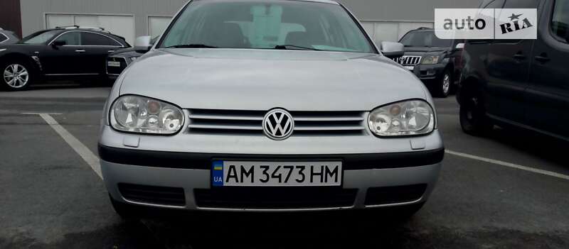 Хэтчбек Volkswagen Golf 2000 в Житомире