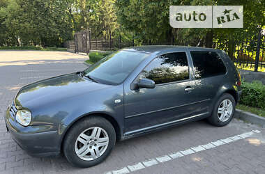 Хэтчбек Volkswagen Golf 2001 в Виннице