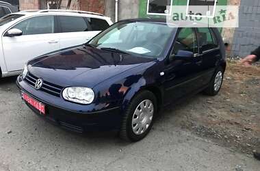 Хэтчбек Volkswagen Golf 2001 в Умани