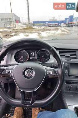 Хэтчбек Volkswagen Golf 2016 в 