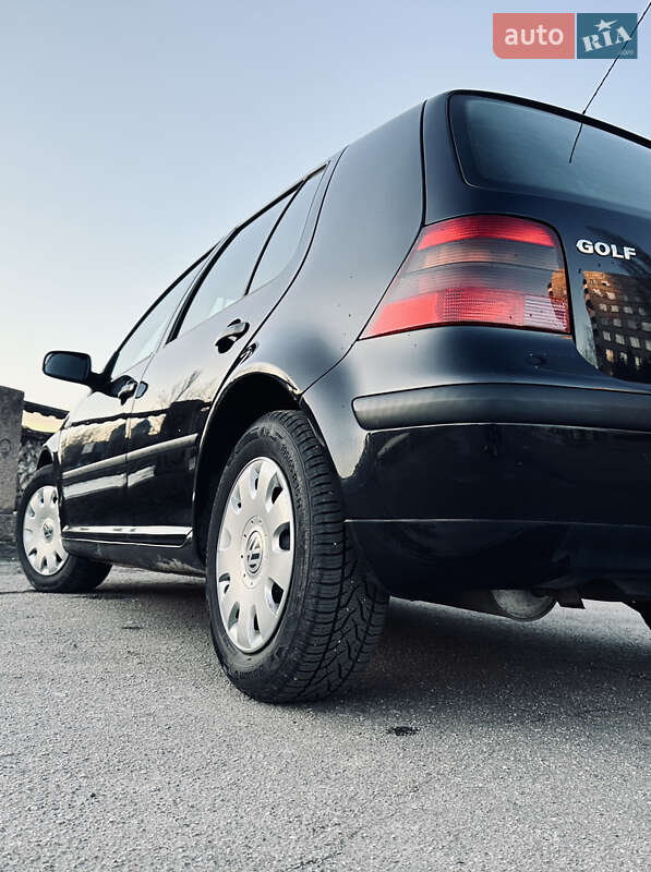 Хэтчбек Volkswagen Golf 2000 в Кропивницком