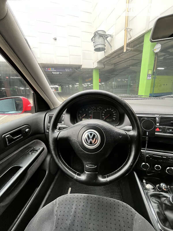 Хэтчбек Volkswagen Golf 1999 в Киеве